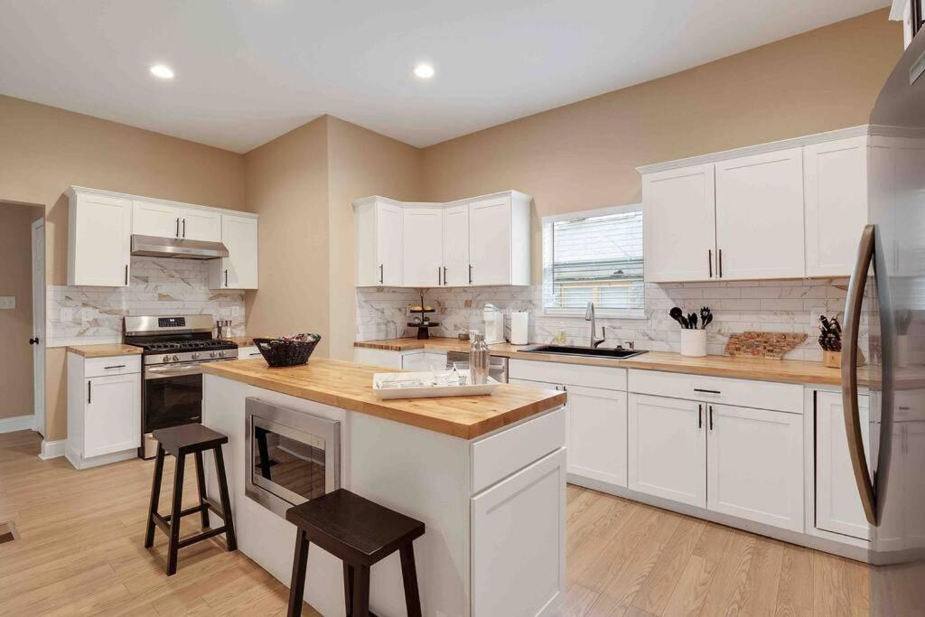 Villa Midtown Oasis In The Heart Of Midtown!