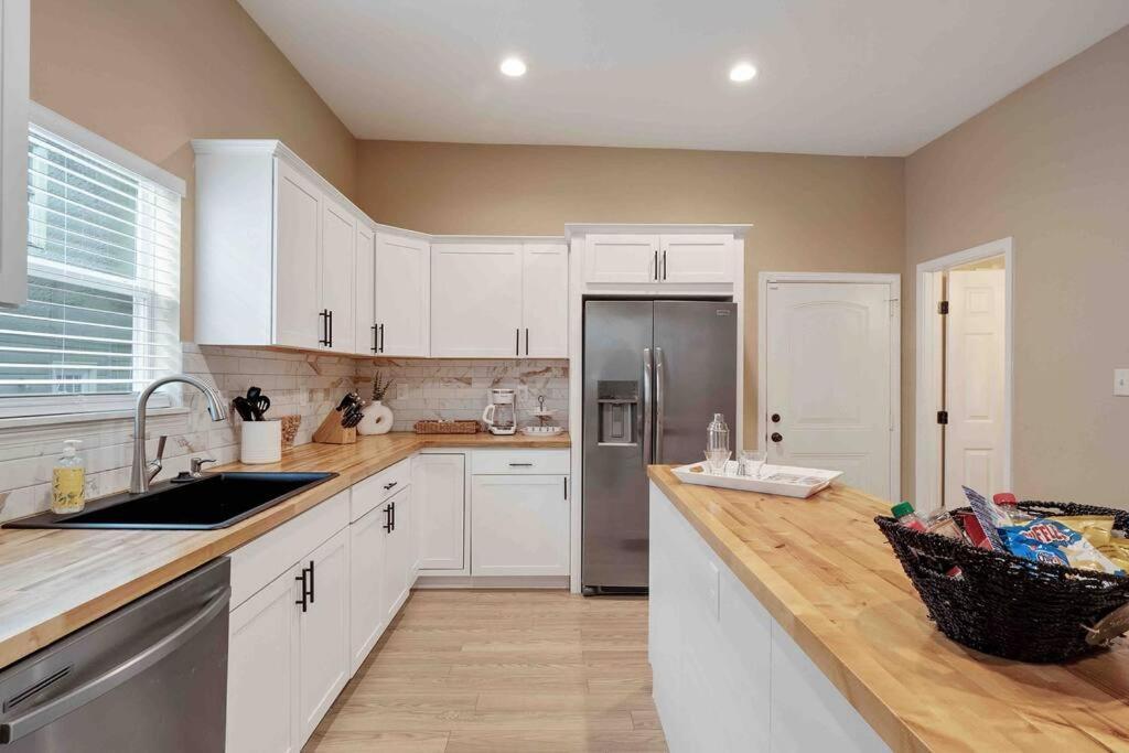Midtown Oasis In The Heart Of Midtown!
