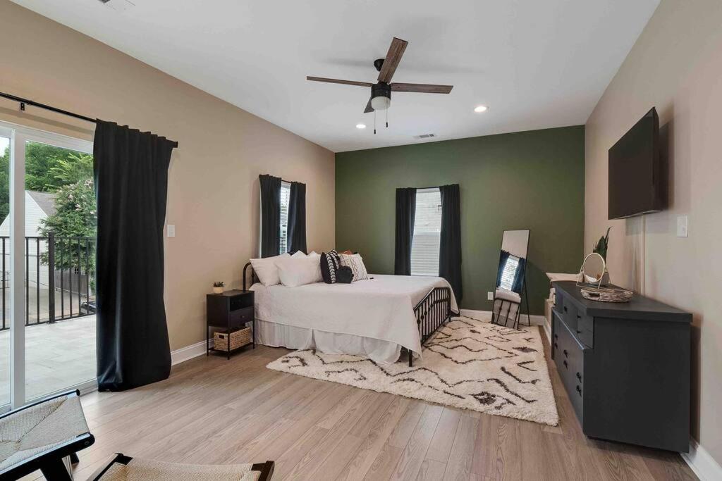 Midtown Oasis In The Heart Of Midtown!