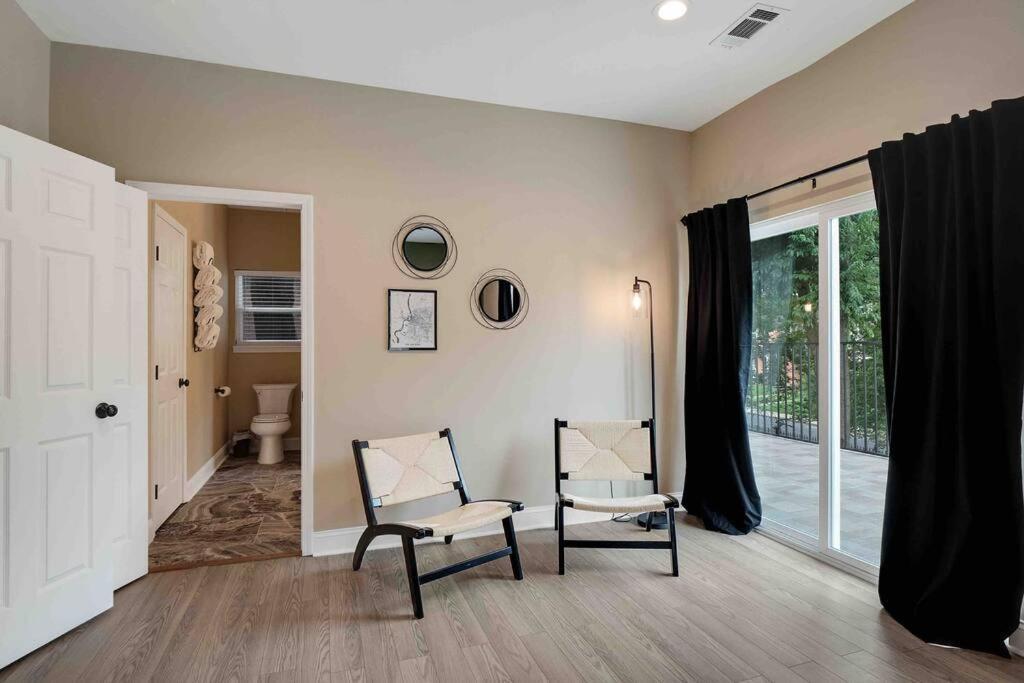 Midtown Oasis In The Heart Of Midtown! *