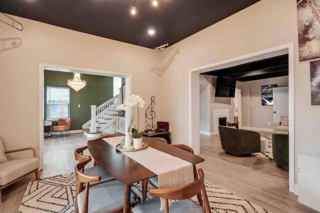 Midtown Oasis In The Heart Of Midtown! Villa